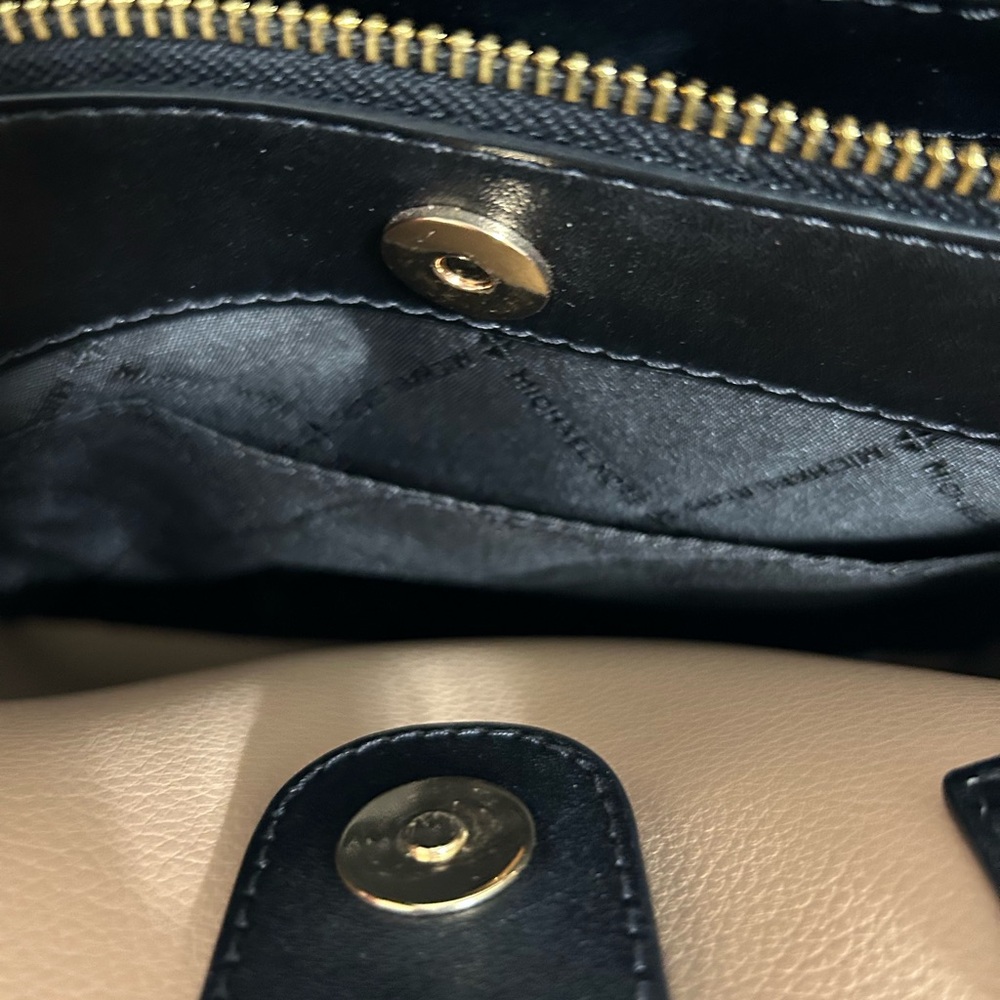 Michael Kors Black and Gold Tote with Elegant Design - Picture 5 of 6
